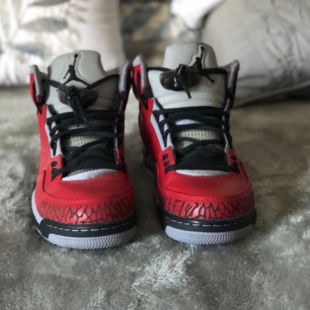 Rare air varsity red/black cement grey